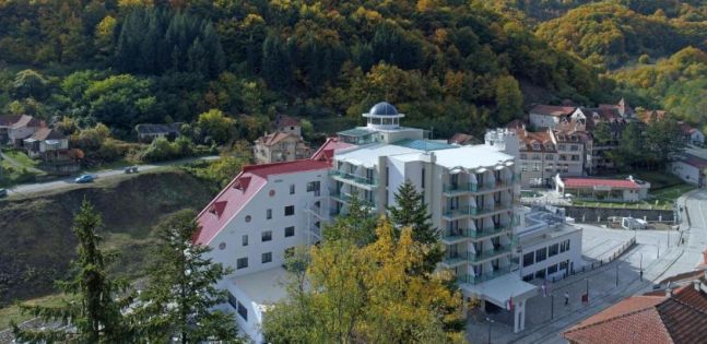 Коледа - Луковска баня - хотел Bela Jela 4* - от Варна, Шумен и Велико Търново