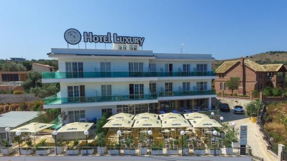 HOTEL LUXURY